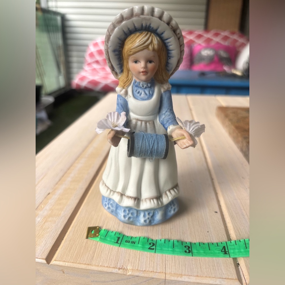 VINTAGE Blue & White Porcelain Seamstress Figurine • Thread & Pins Craft Lady - Picture 12 of 15